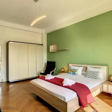 Nestor&jeeves - Chill Lounge - Center, Close Sea