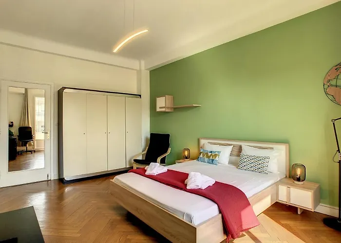 Nestor&jeeves - Chill Lounge - Center, Close Sea